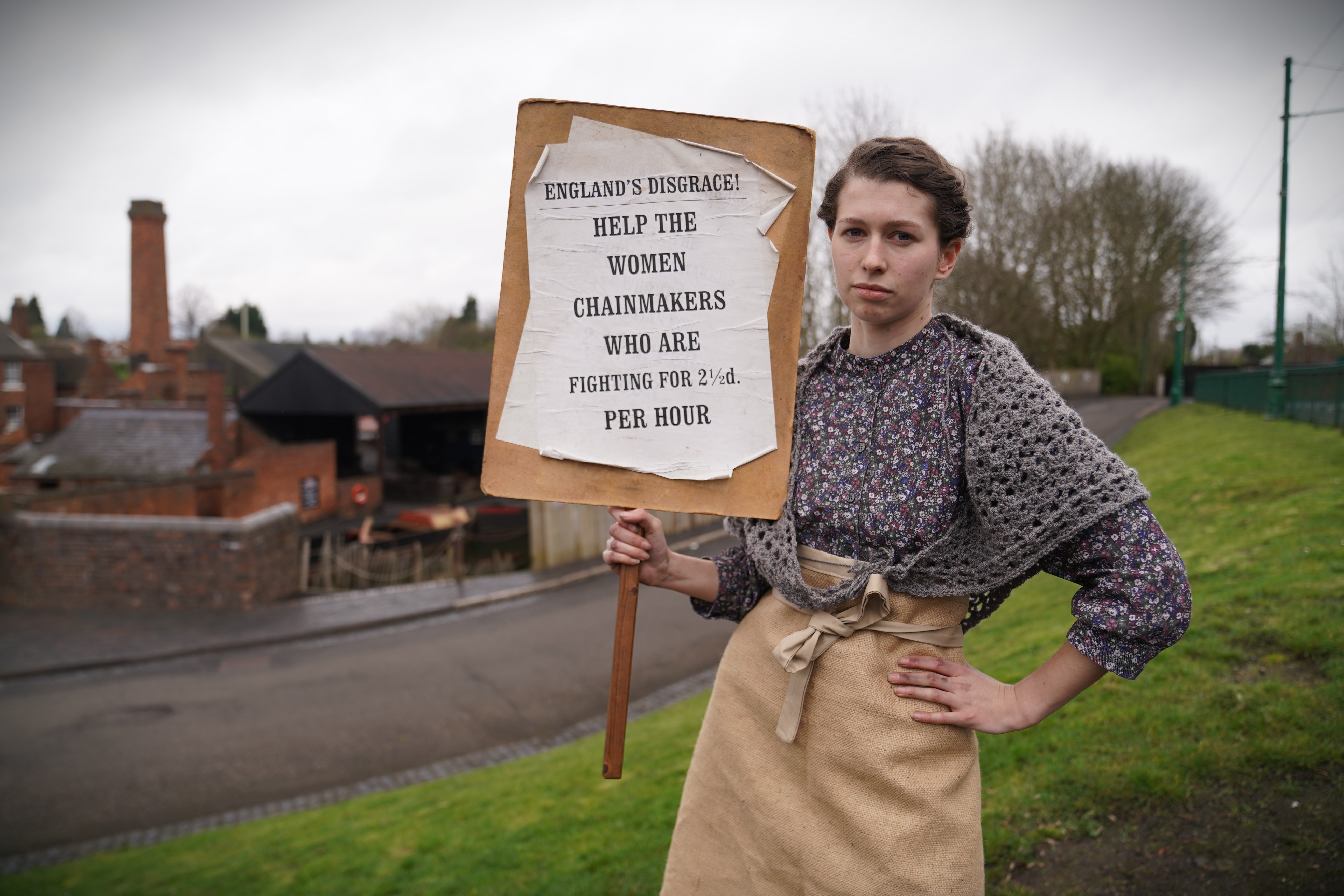 A woman chainmaker on strike